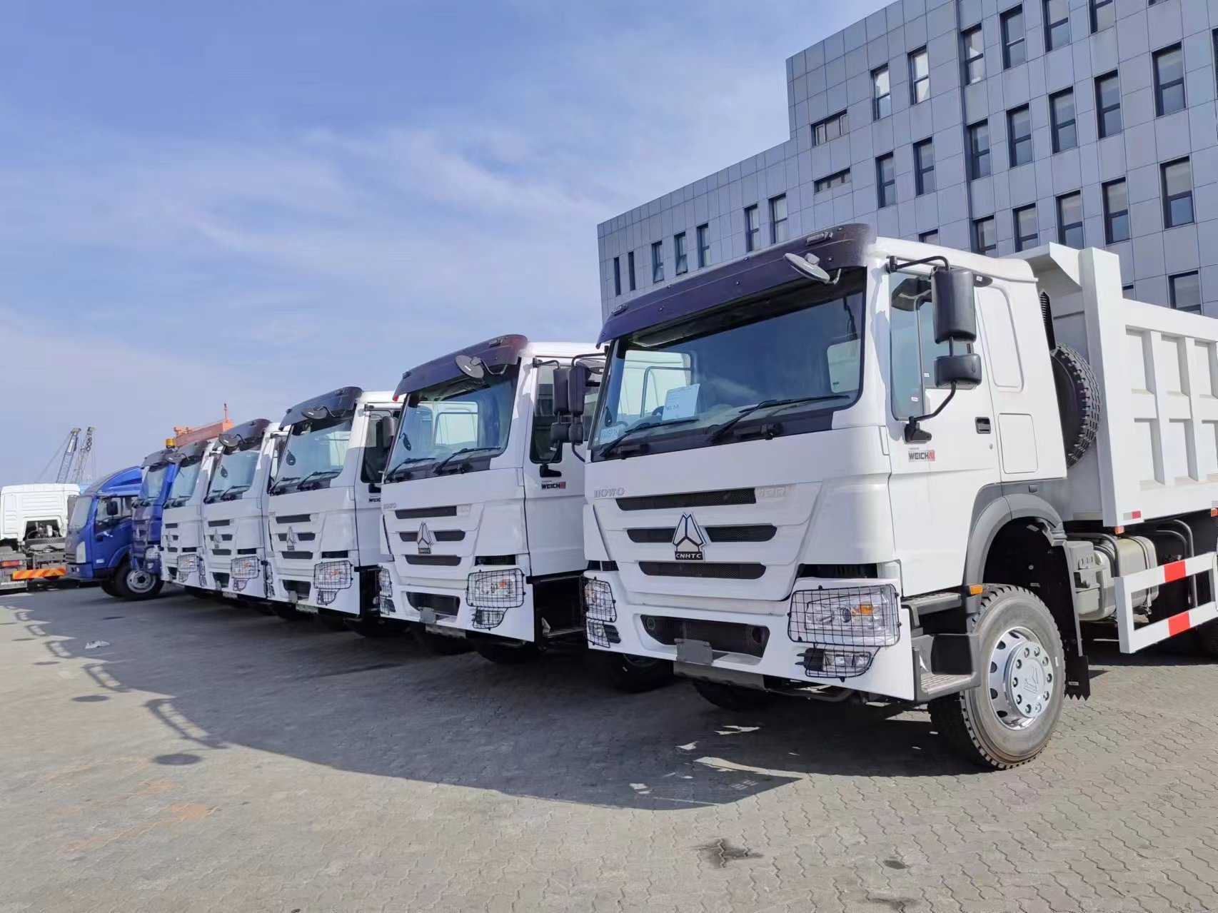 Sinotruk Howo 6*4 skládky sú pripravené na doručenie