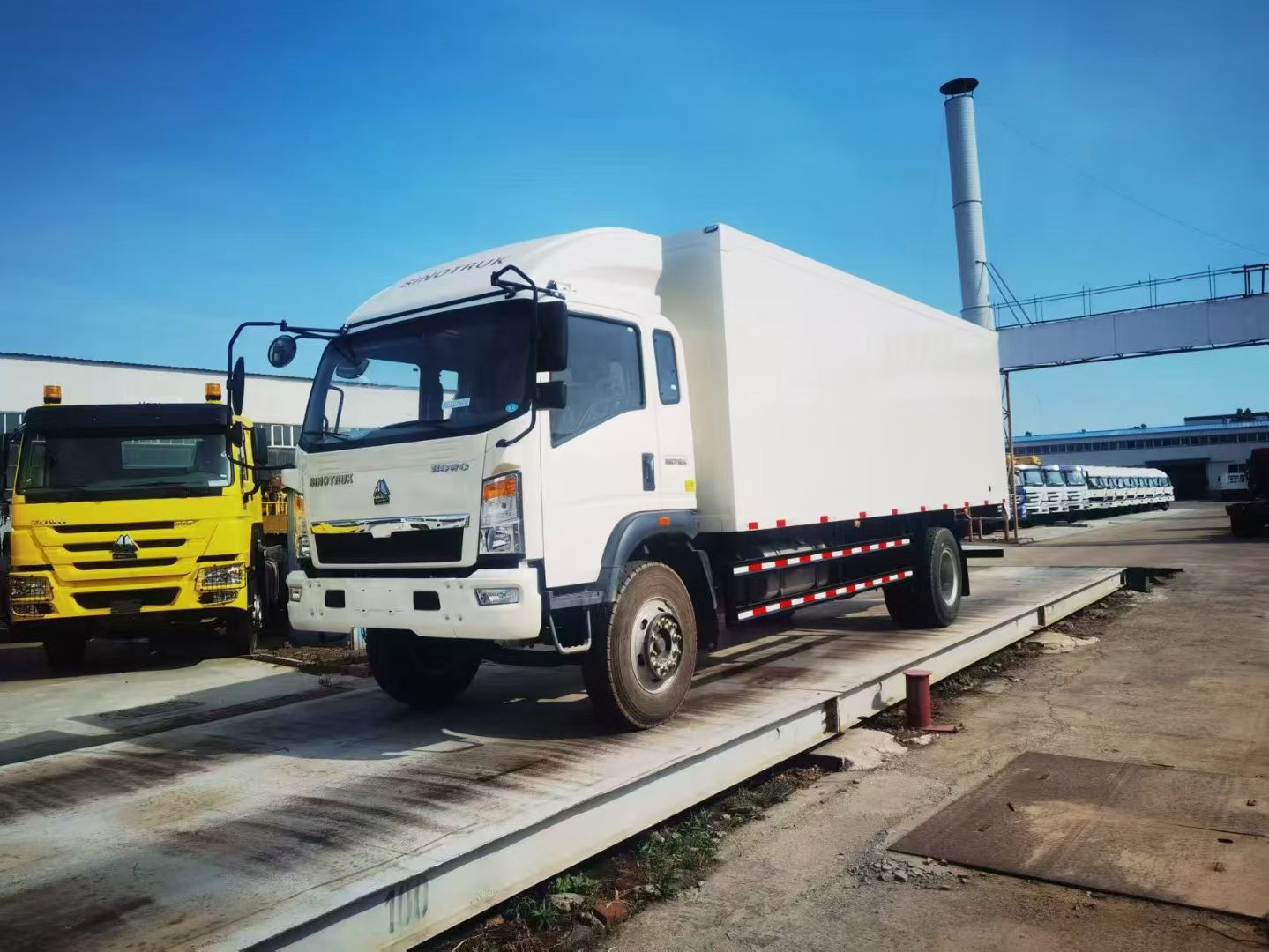 Sinotruk Howo 4x2 Vanbox nákladný nákladný automobil